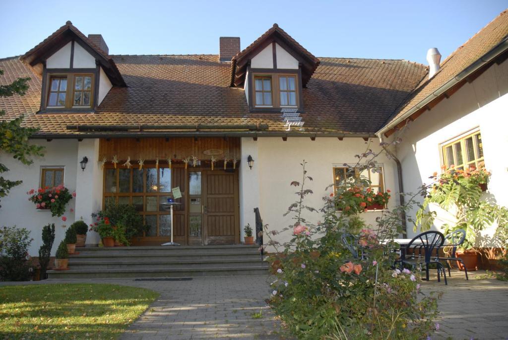 Gasthaus-Pension Hofmann Oberdachstetten Esterno foto