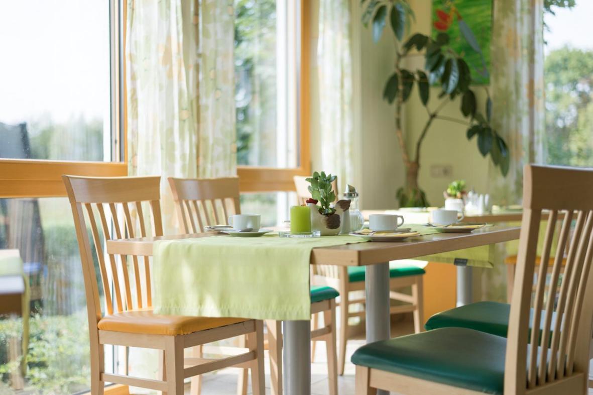 Gasthaus-Pension Hofmann Oberdachstetten Esterno foto