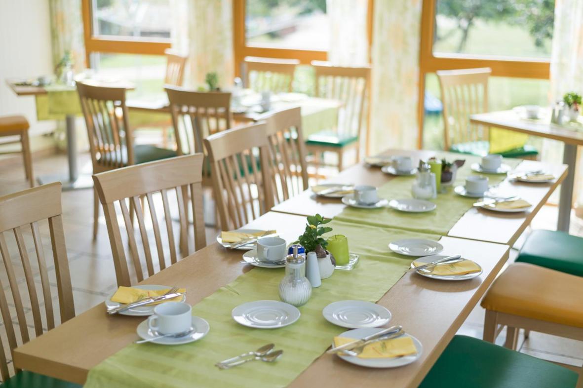 Gasthaus-Pension Hofmann Oberdachstetten Esterno foto
