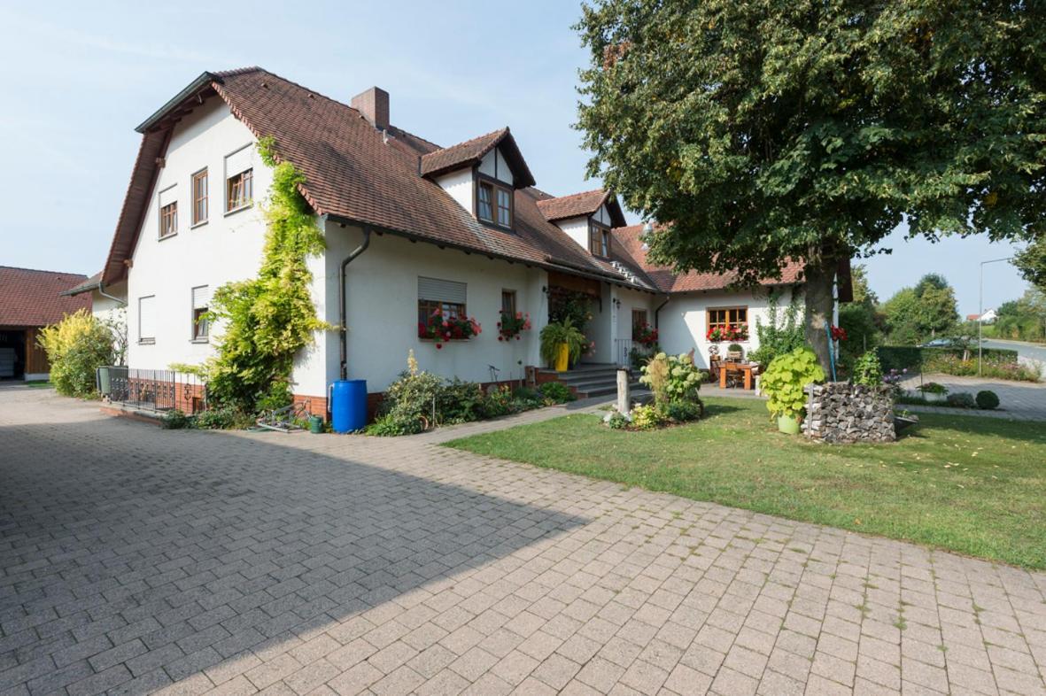 Gasthaus-Pension Hofmann Oberdachstetten Esterno foto